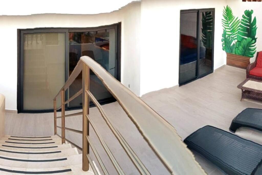 Vip! Pent-house With Your Private Pool & Chairs 2 Bedrooms *