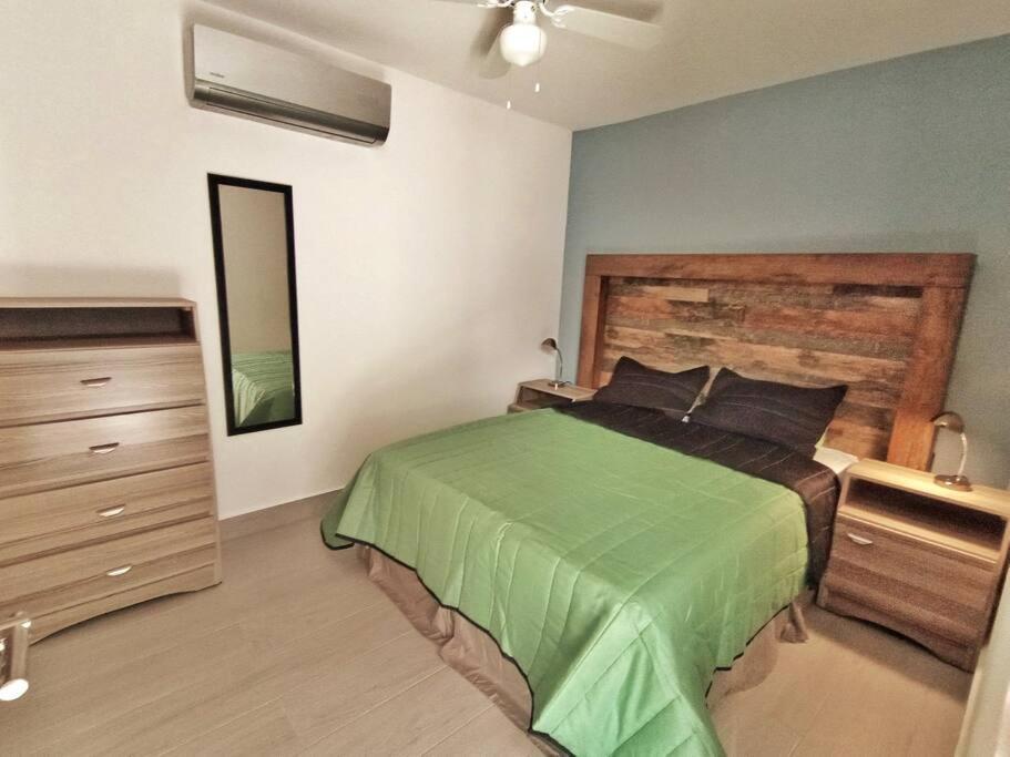 Vip! Pent-house With Your Private Pool & Chairs 2 Bedrooms *